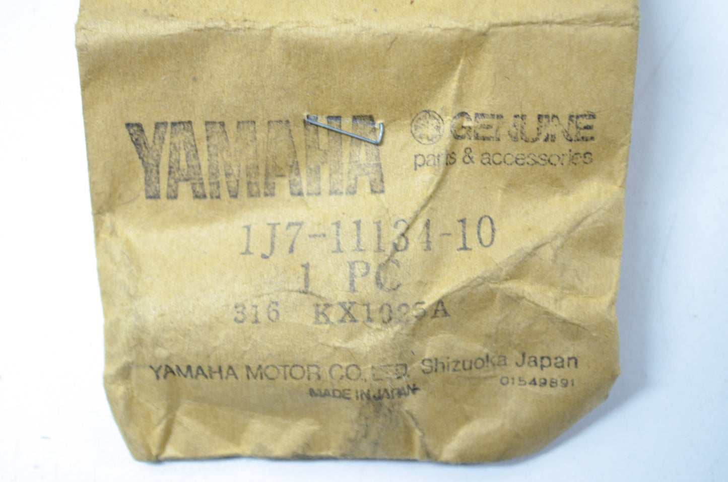 OEM Yamaha 1J7-11134-10-00 O/S Exhaust Valve Guide 1 NOS
