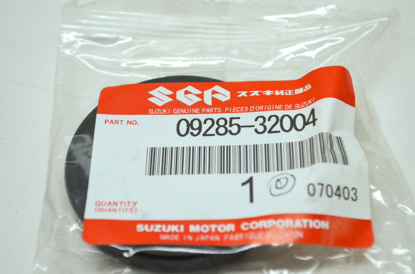 OEM Suzuki 09285-32004 Seal 32X52X7 NOS