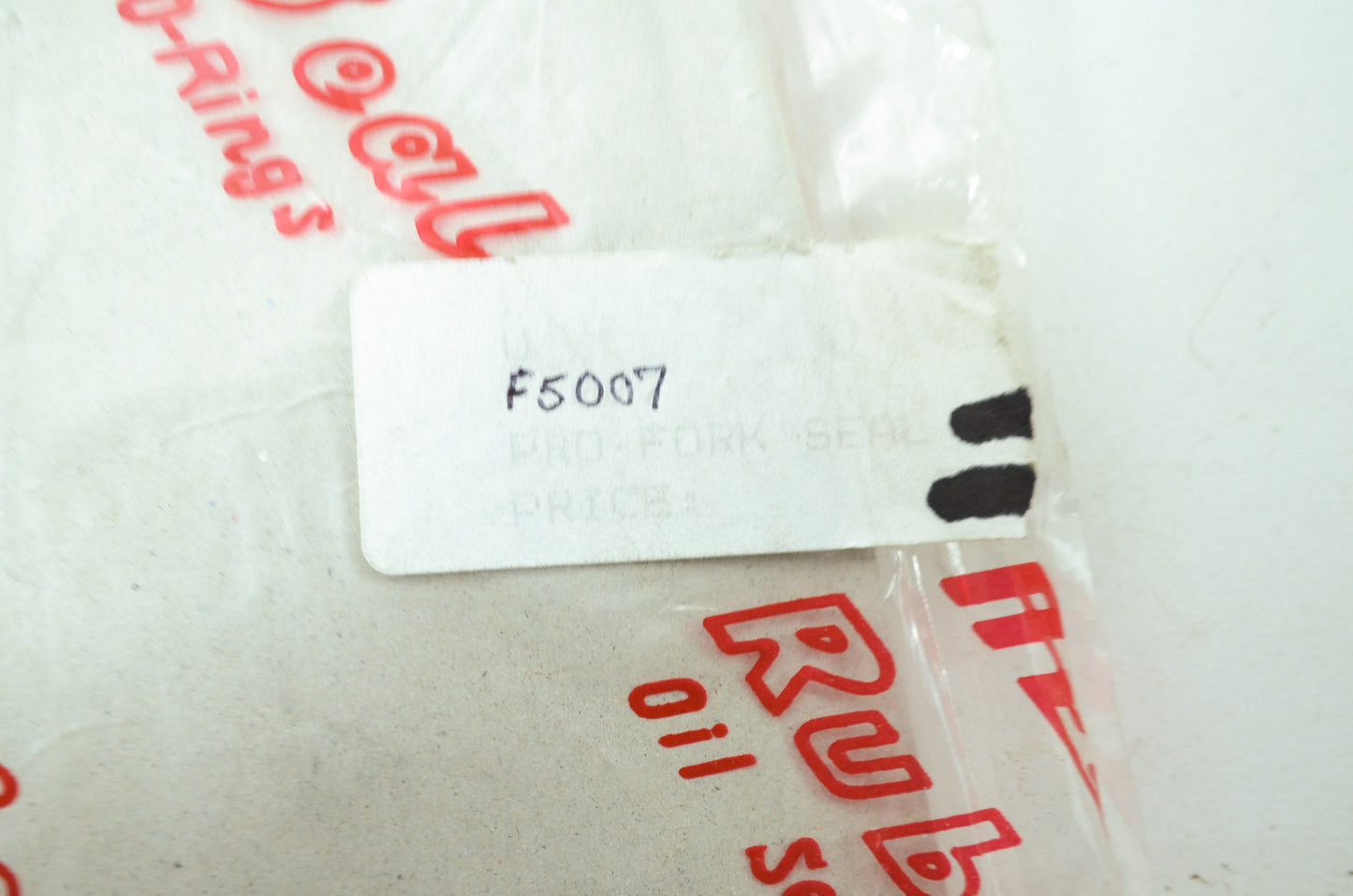 NEW Shindy Fork Seals KZ305 XS400 RM80 CB450 13-007 NOS