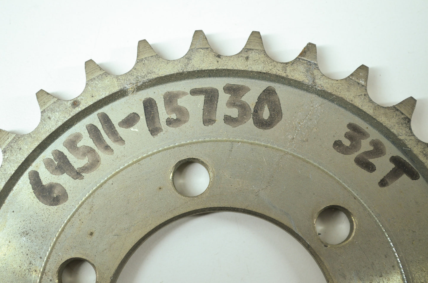 NEW SunStar Suzuki Sprocket 32T 68-75 T500 64511-15730 NOS