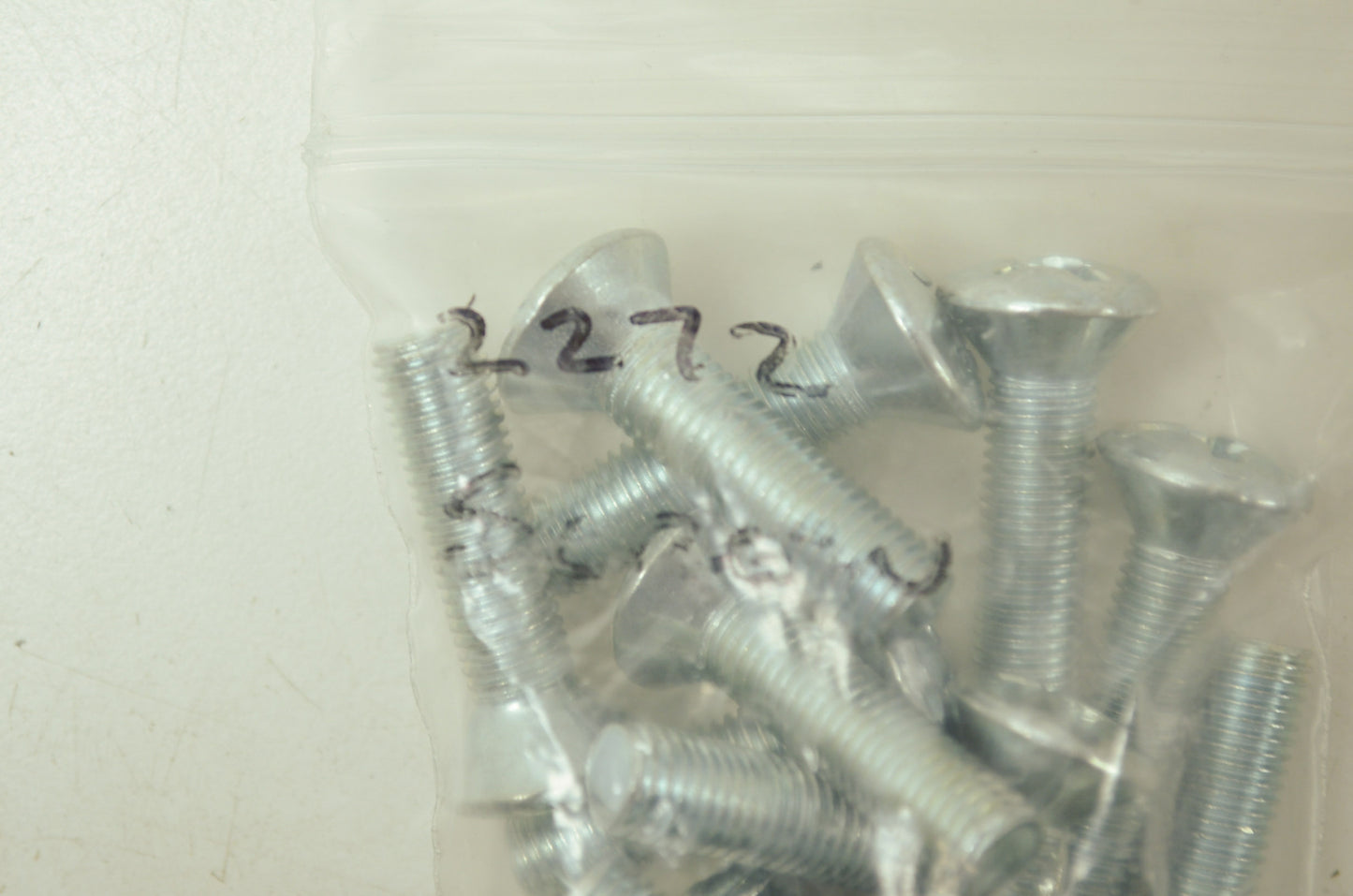 OEM Harley-Davidson 2272 Screw Qty 29 NOS