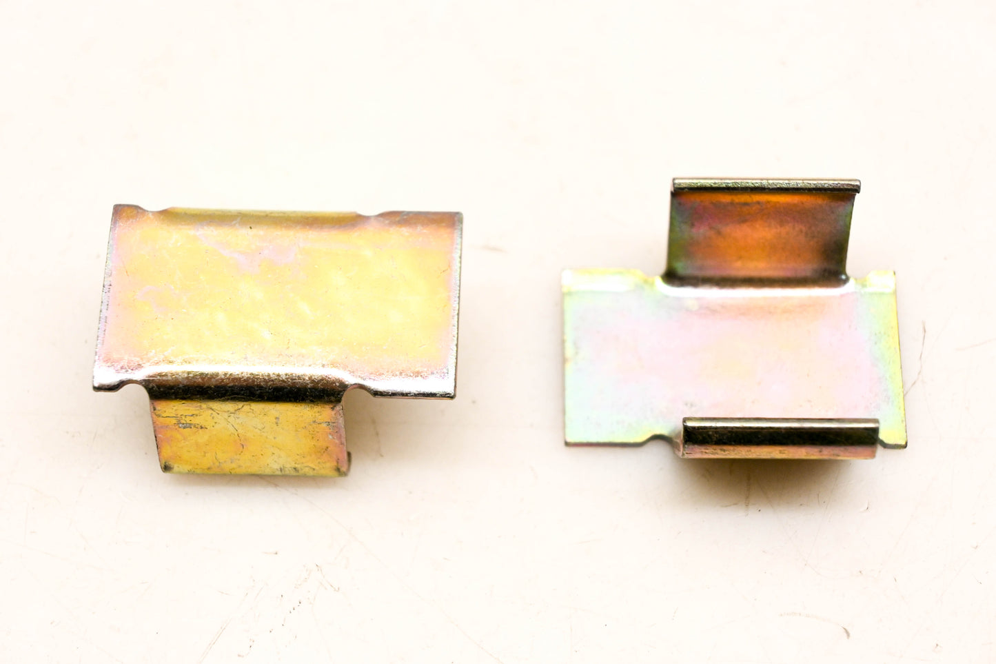 Aftermarket 570003100 Track Clips Qty 2 NOS