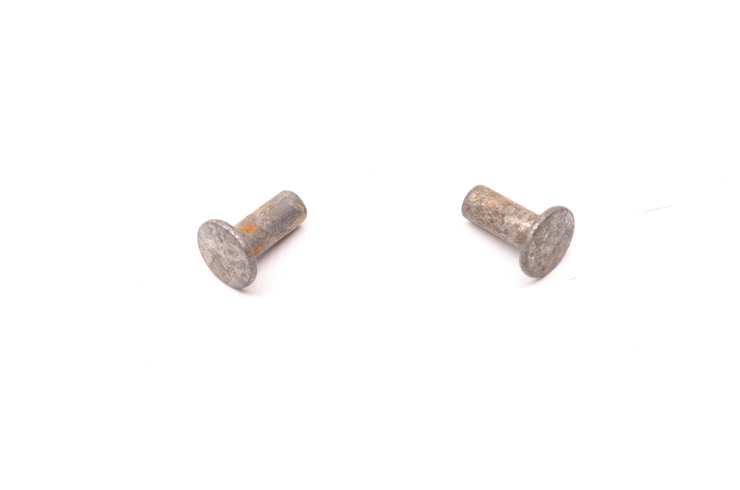 Aftermarket 540031183 Rivets Qty 2 NOS