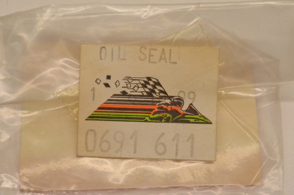 New OEM Arctic Cat 0691-611, 09284-07001 Oil Seal M7 750G NOS