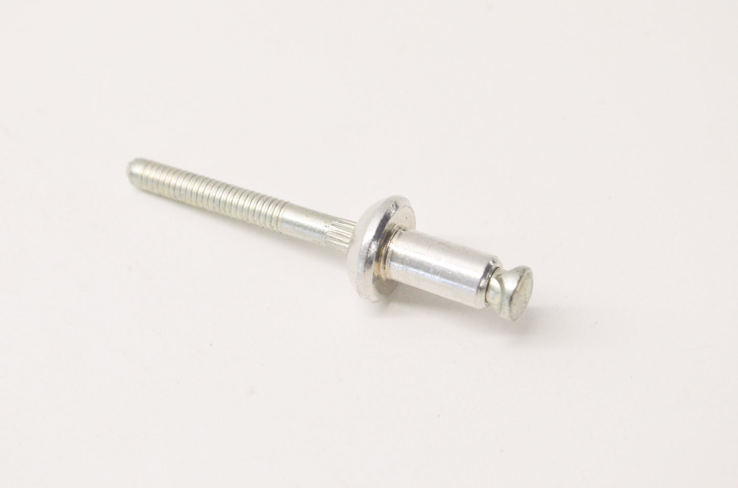 New OEM Ford W525172S300 Rivet NOS