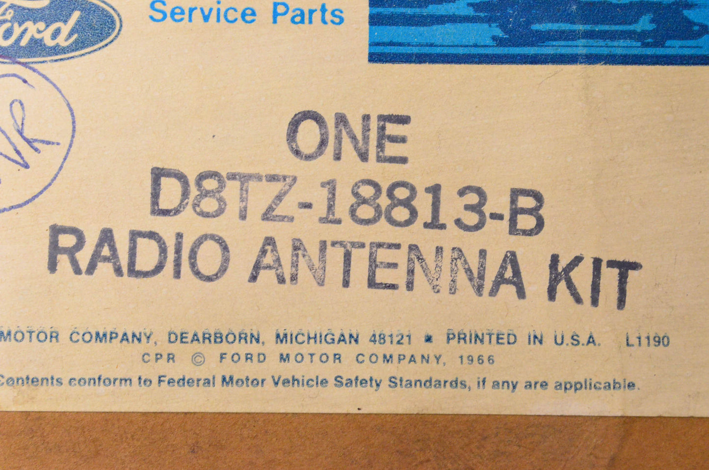 New OEM Ford D8TZ18813B Radio Antenna Kit NOS