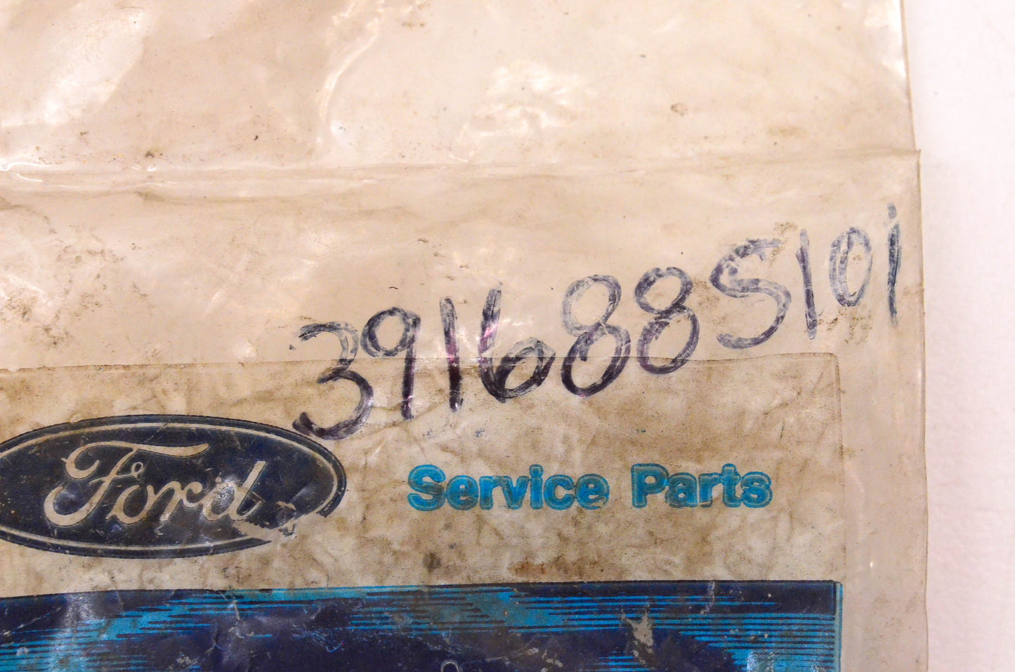 New OEM Ford 391688S101 Bolt NOS