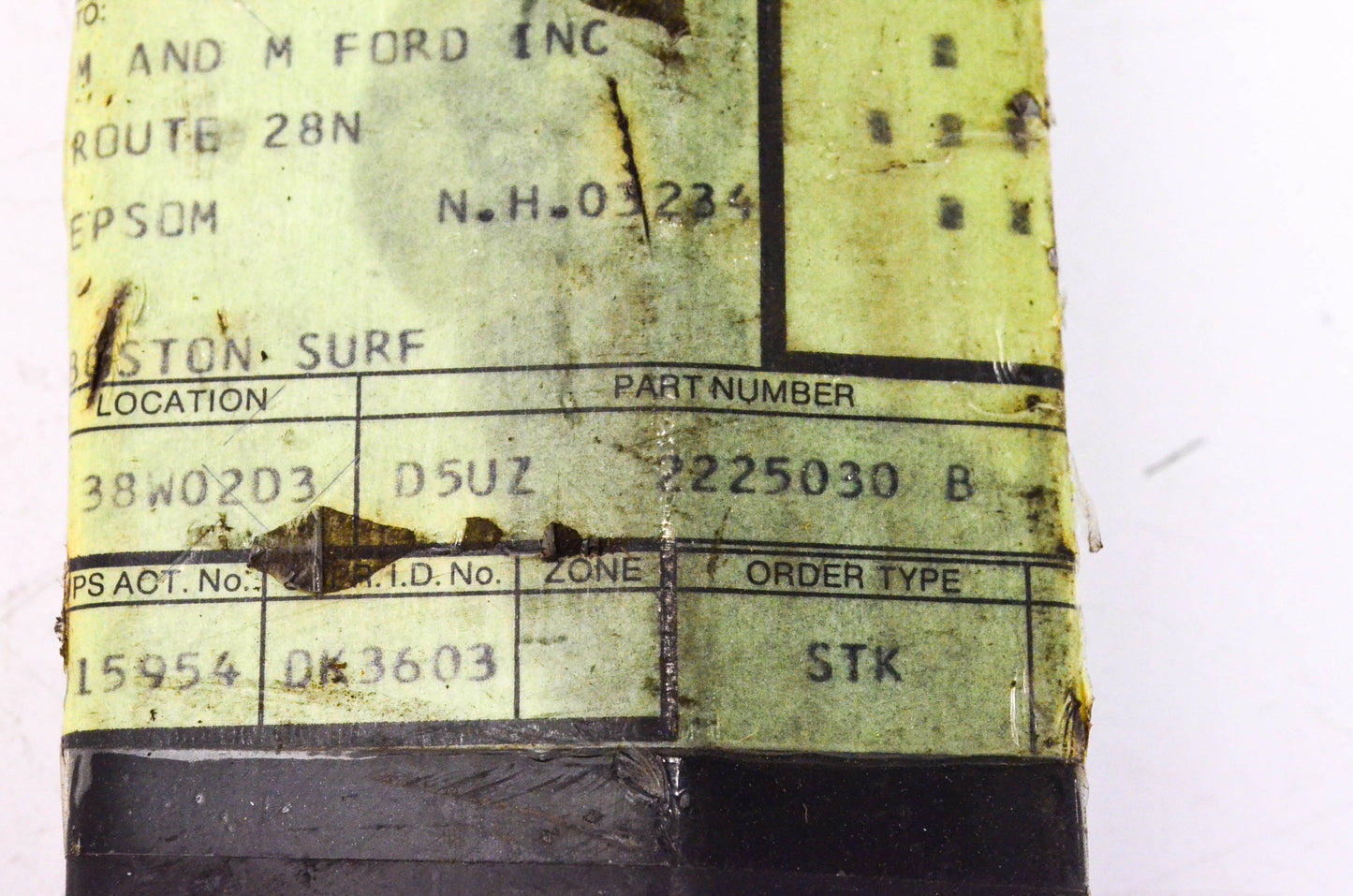 New OEM Ford D5UZ-2225030-B 1956-64 Ford Passenger Side Center Track Shield NOS