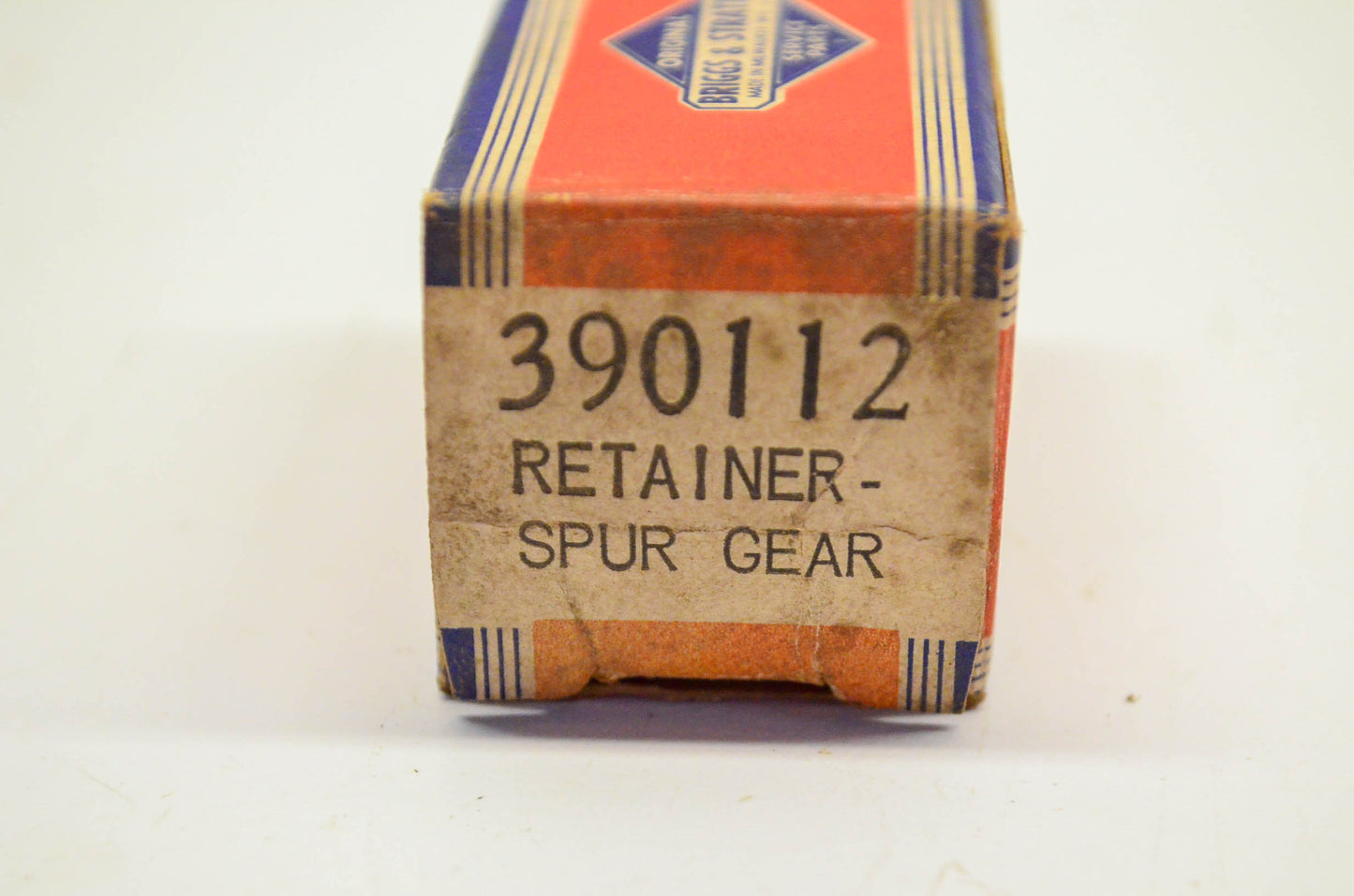 New OEM Briggs & Stratton 390112 Spur Gear Retainer NOS