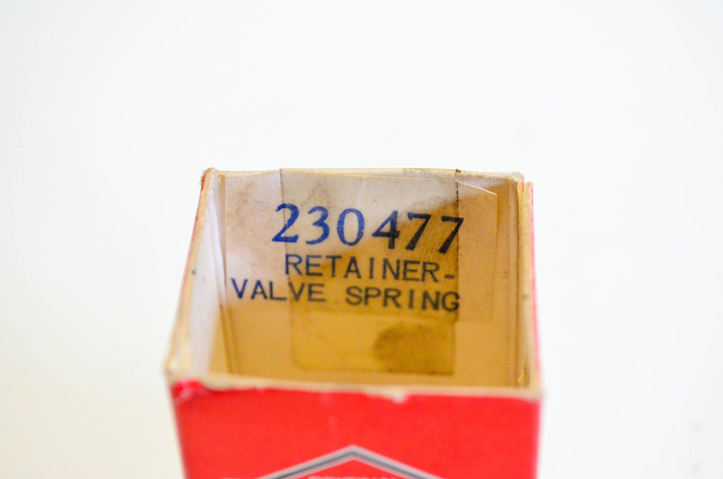 New OEM Briggs & Stratton 230477 Valve Spring Retainer NOS