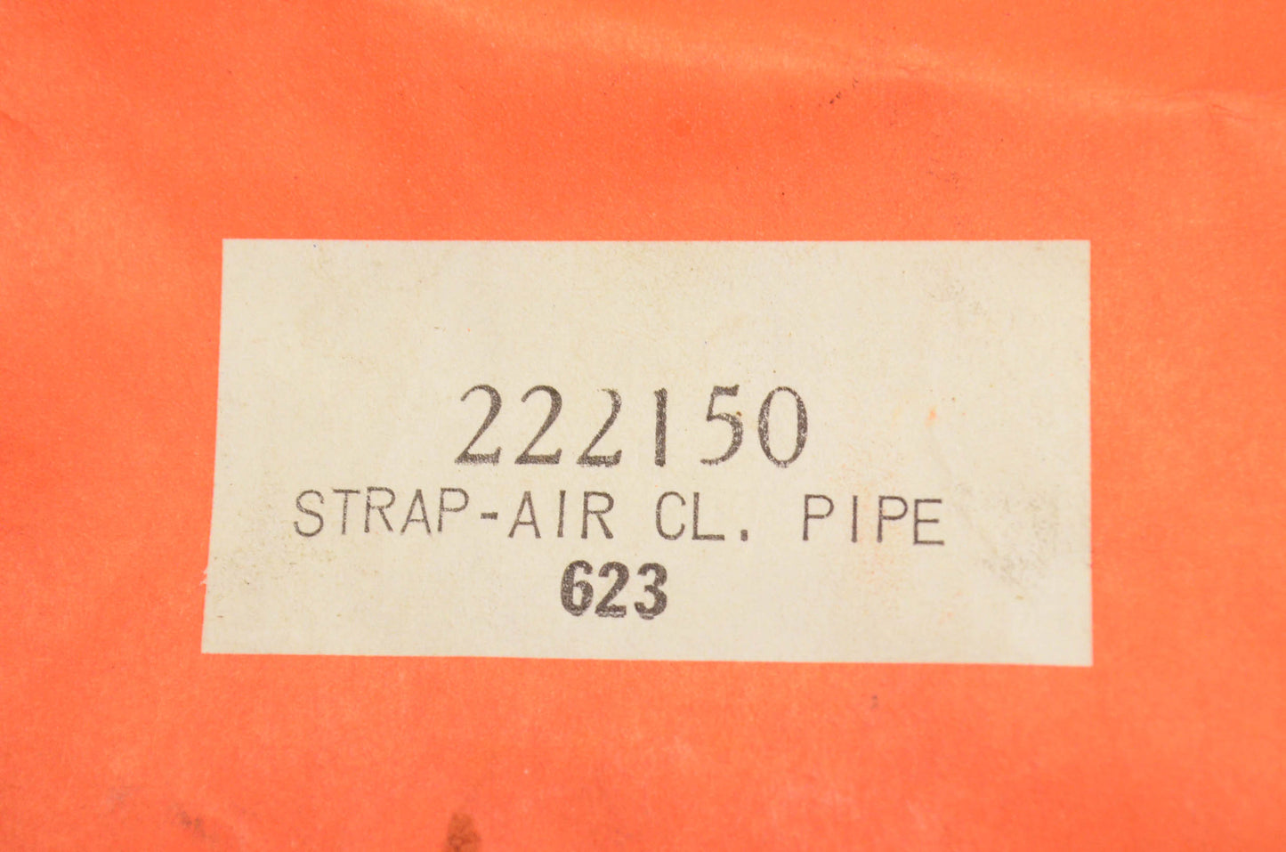 New OEM Briggs & Stratton 222150, 623 Air Cleaner Pipe Strap NOS