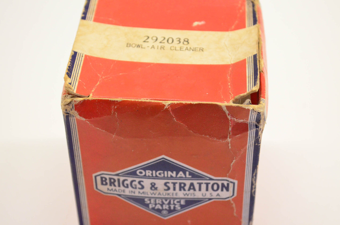 New OEM Briggs & Stratton 292038 Air Cleaner Bowl NOS