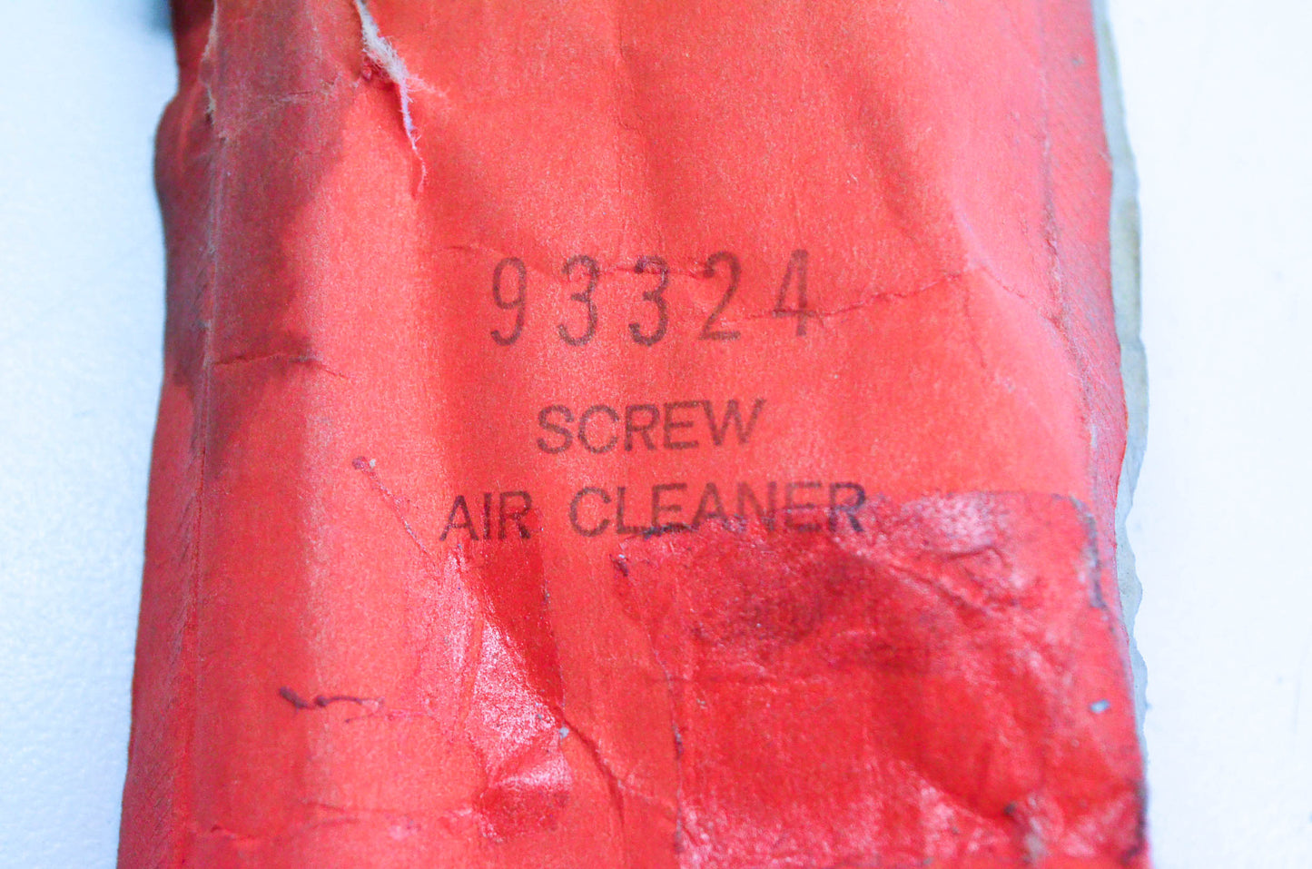 New OEM Briggs & Stratton 93324 Air Cleaner Screw NOS