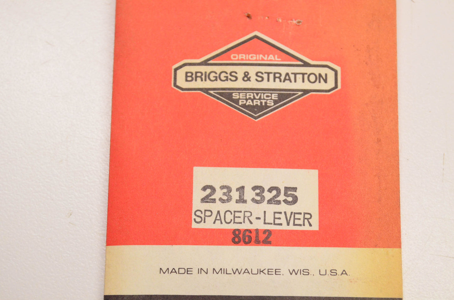 New OEM Briggs & Stratton 231325 Lever Spacer NOS