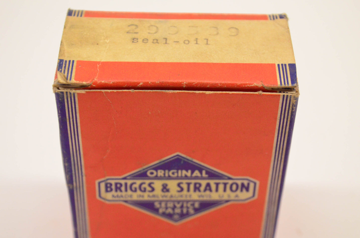New OEM Briggs & Stratton 299539 Oil Seal NOS