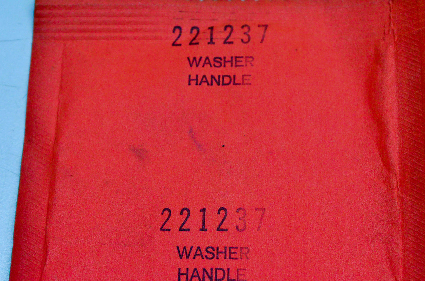 New OEM Briggs & Stratton 221237 Handle Washer NOS