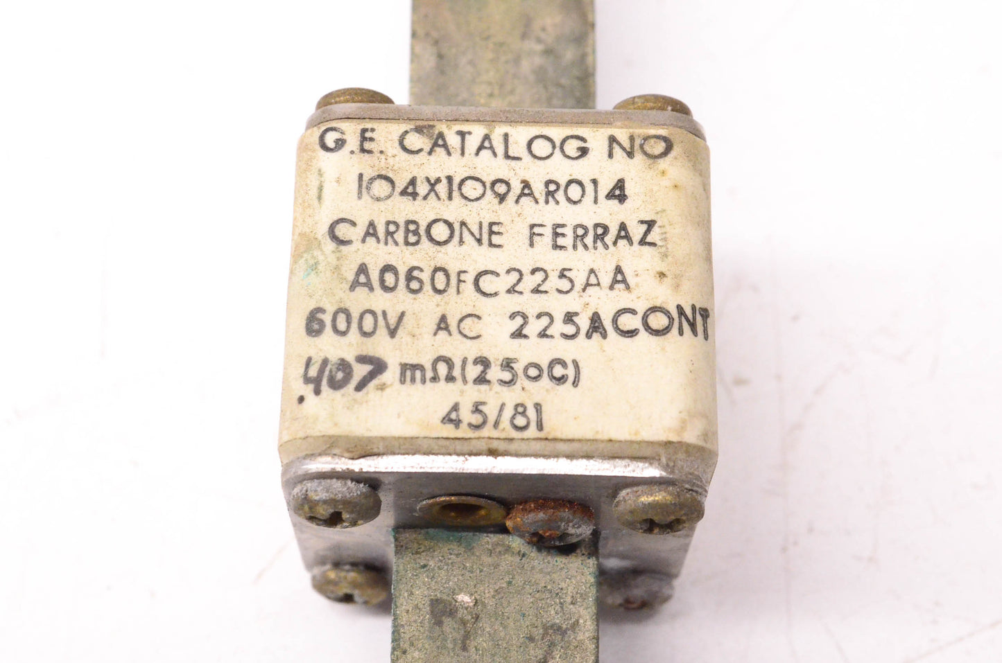 Carbone Ferraz IO4X109AR014, A060FC225AA 600 Volt AC 225 Amp Fuse