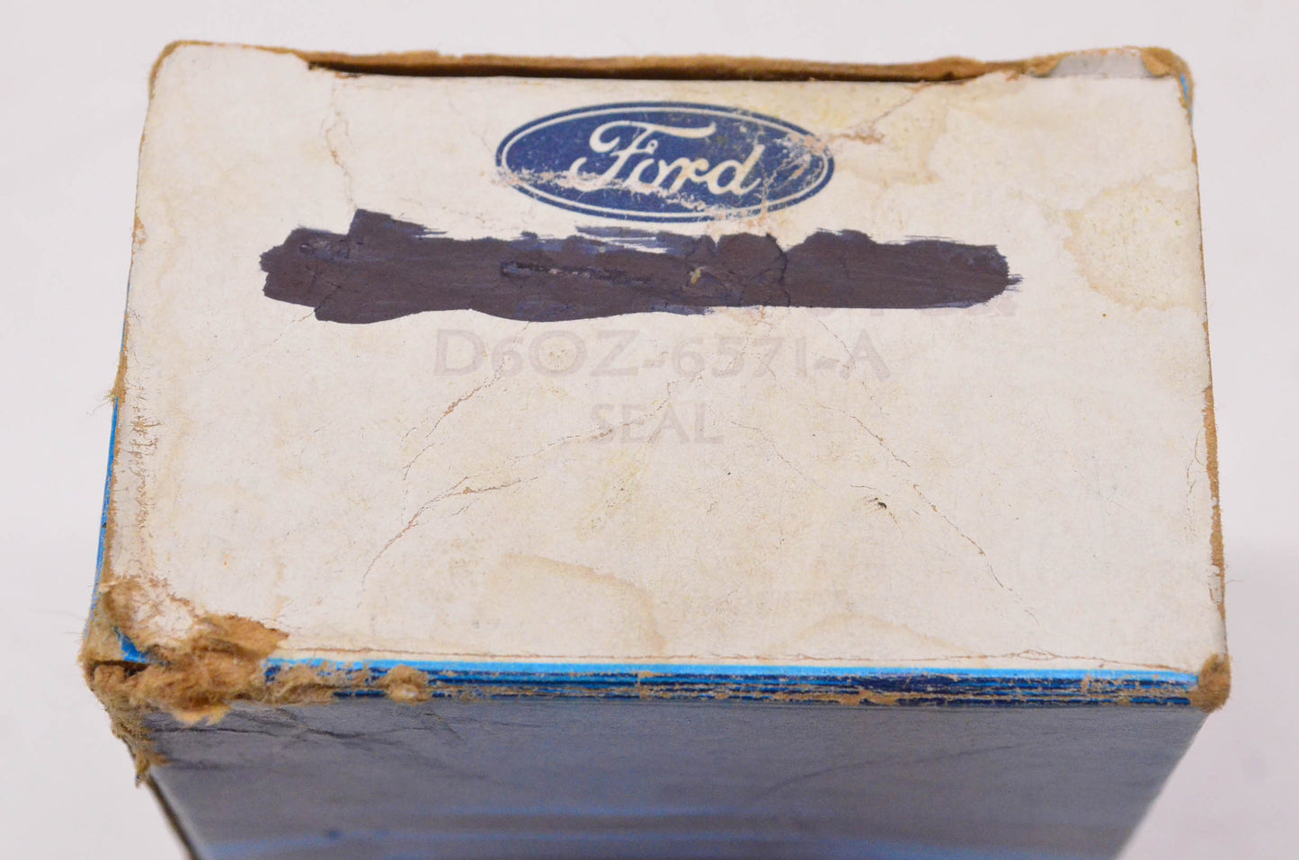 New OEM Ford D60Z-6571-A, D6OZ-6571-A Valve Stem Seal Qty 7 NOS