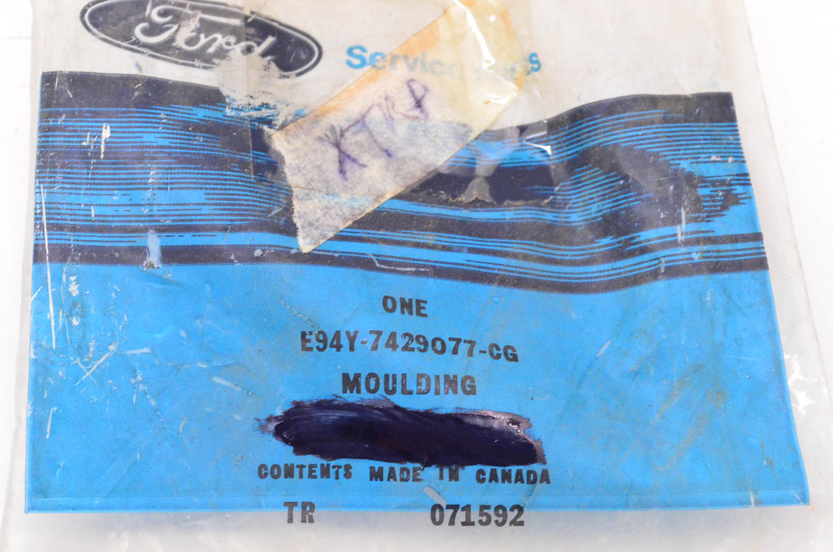 New OEM Ford E94Y-7429077-CG Quarter Panel Moulding NOS