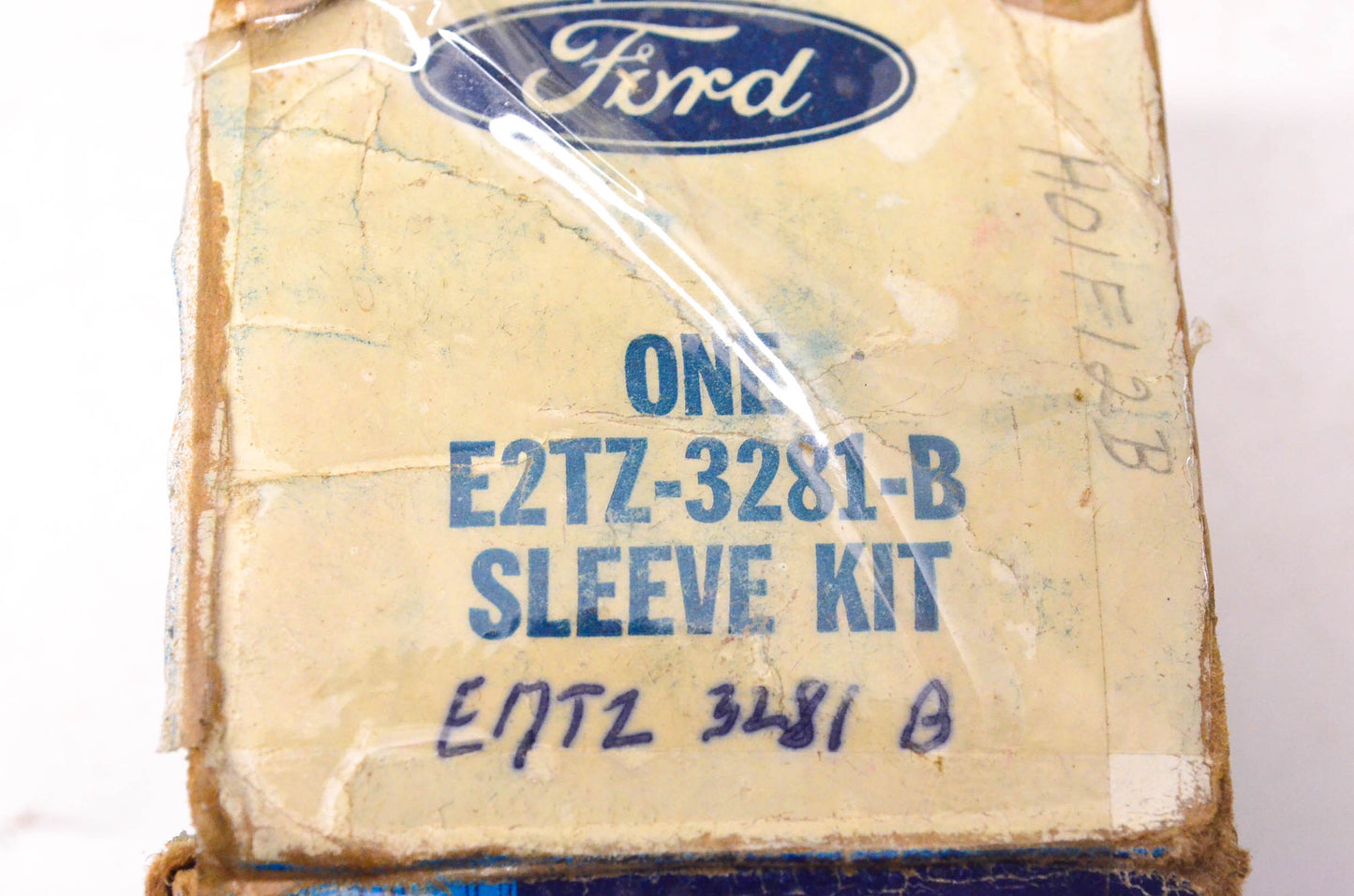 New OEM Ford E2TZ-3281-B Sleeve Kit NOS