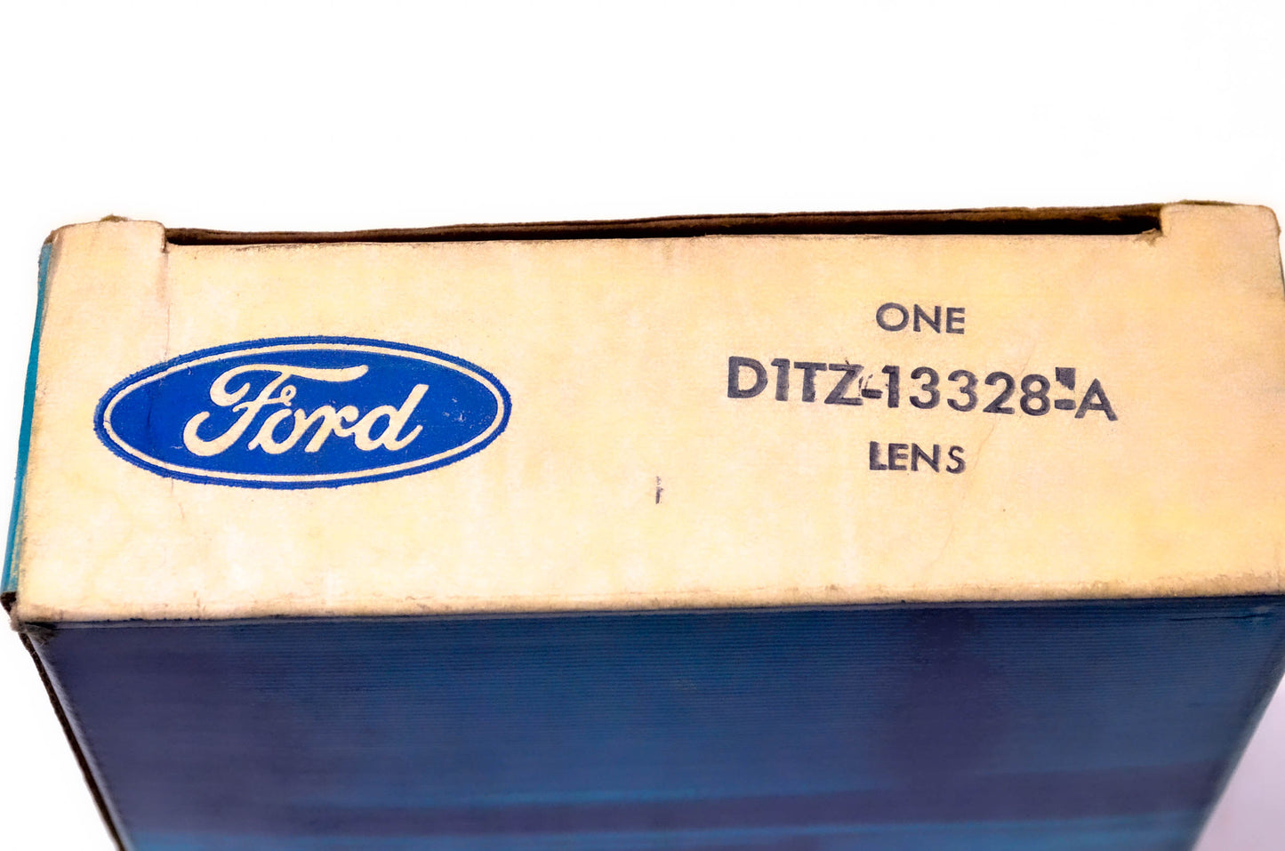 New OEM Ford D1TZ-13328-A Lens NOS