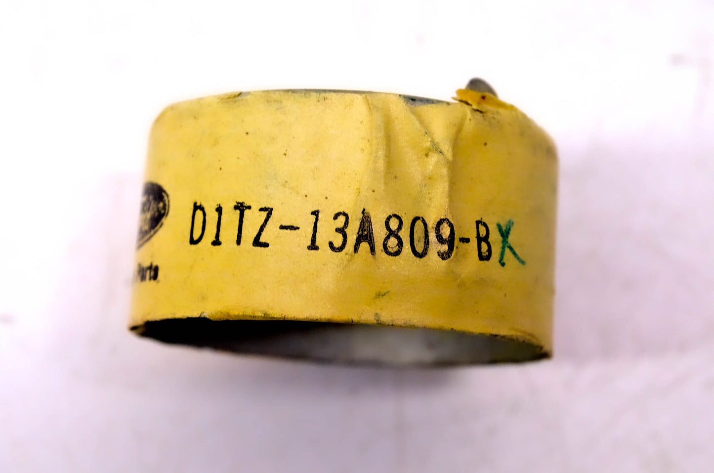 New OEM Ford D1TZ-13A809-B Horn Button Plate NOS
