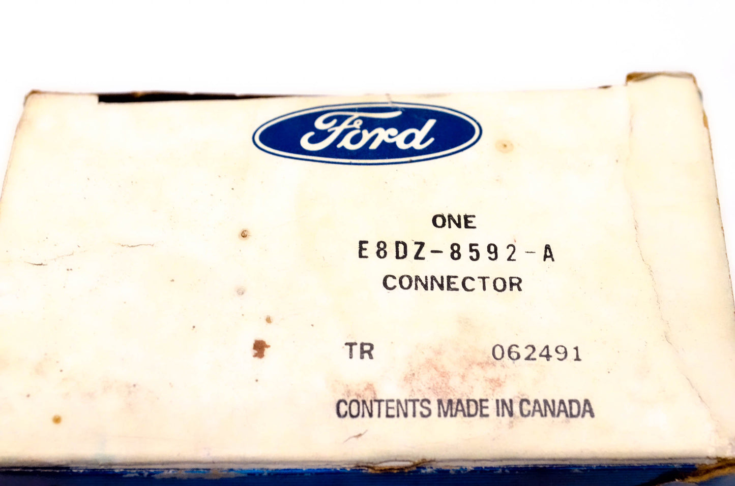 New OEM Ford E8DZ-8592-A Thermostat Housing NOS