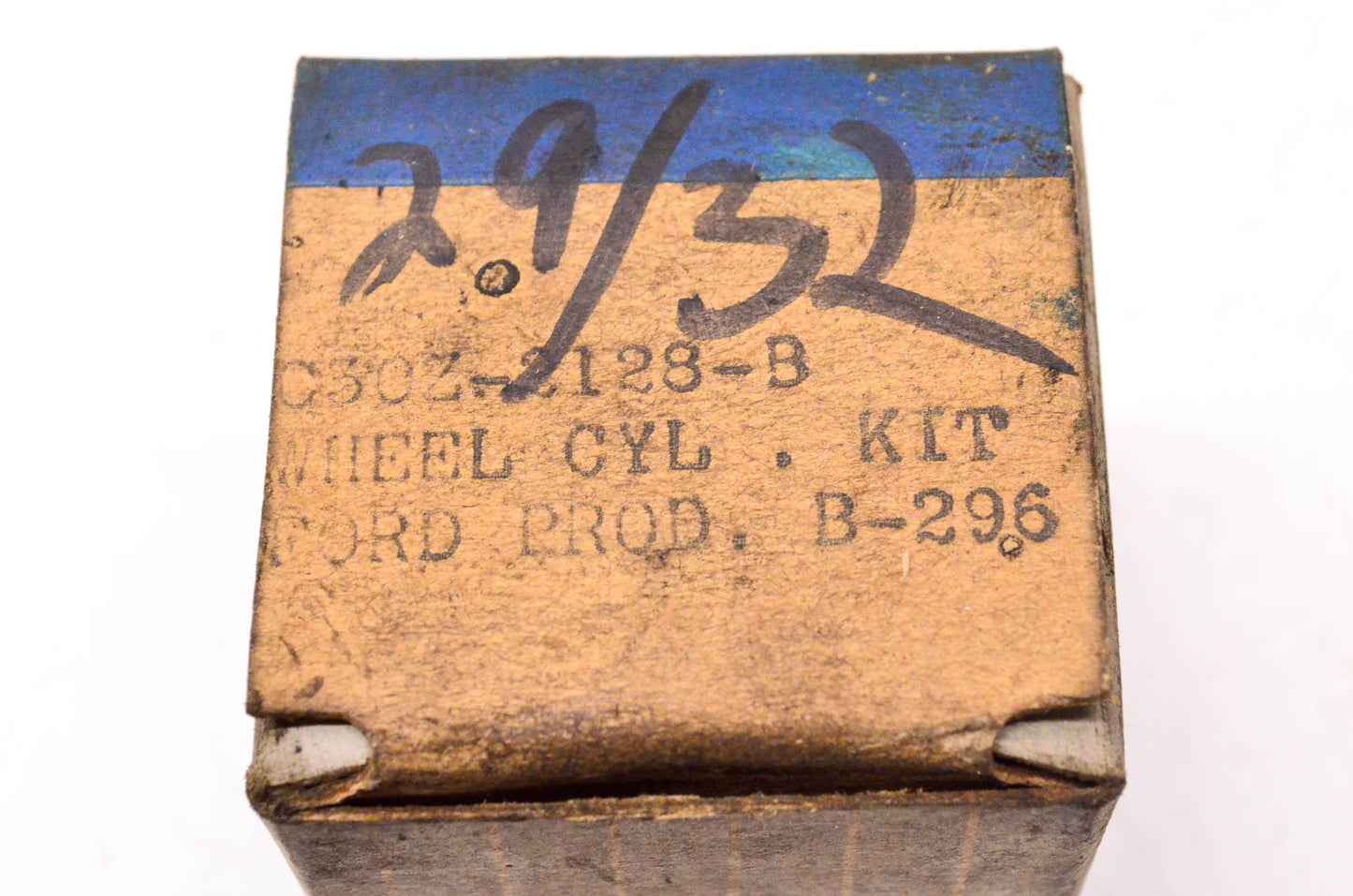 New OEM Ford C30Z-2128-B, C3OZ-2128-B Wheel Cylinder Kit NOS