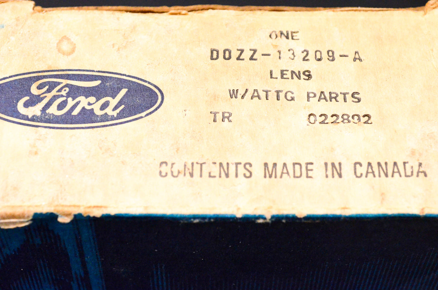 New OEM Ford D0ZZ-13209-A Left Hand Parking Lamp Lens NOS