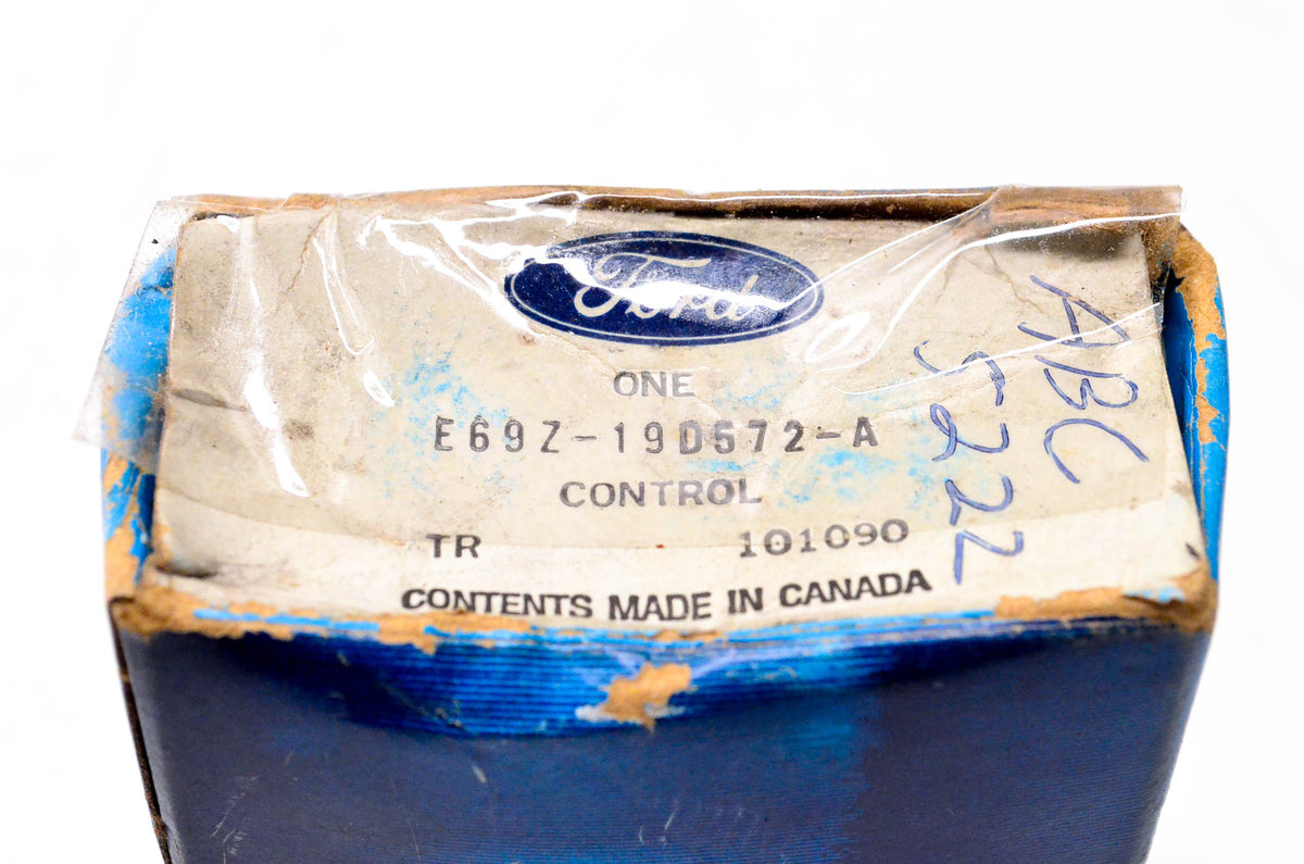 New OEM Ford E69Z-19D572-A A/C Compressor Control Module NOS