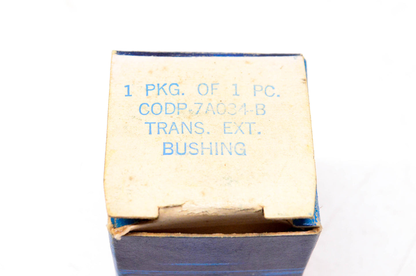 New OEM Ford C0DP-7A034-B, CODP-7A034-B Transmission Shaft Extension Bushing NOS