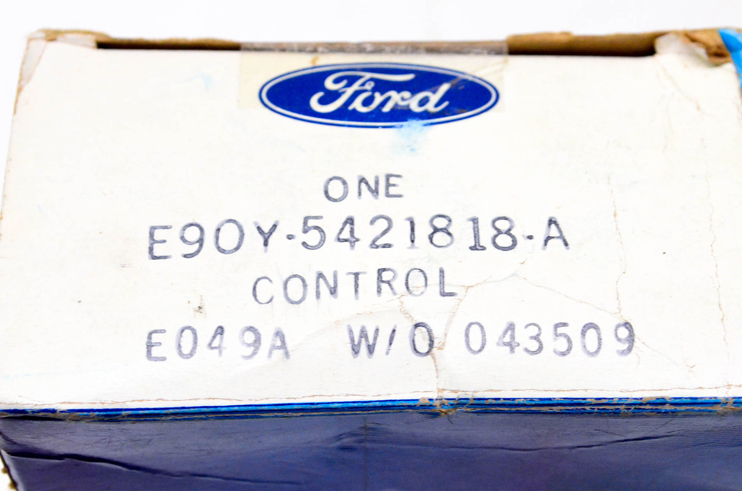New OEM Ford E9OY-5421818-A, E90Y-5421818-A Right Hand Interior Door Handle NOS
