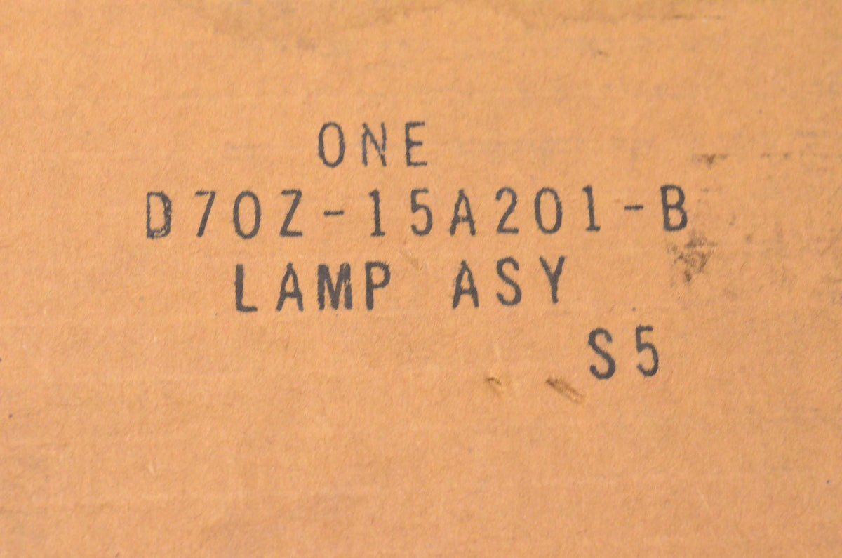New OEM Ford D70Z-15A201-B LH Lamp Assembly NOS