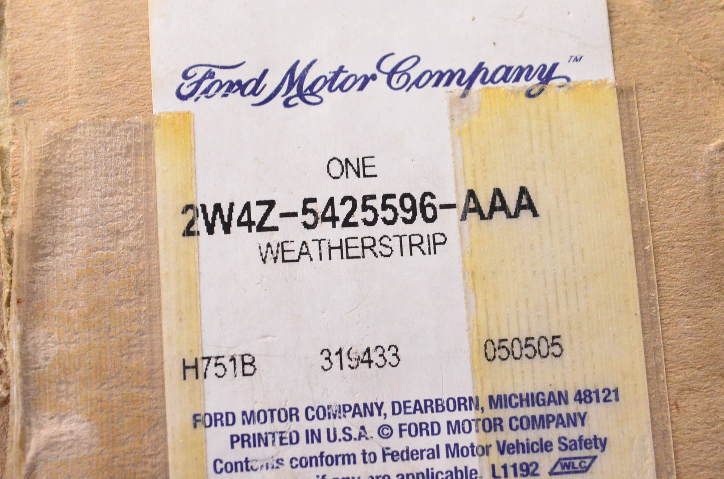New OEM Ford 2W4Z-5425596-AAA Weatherstrip NOS