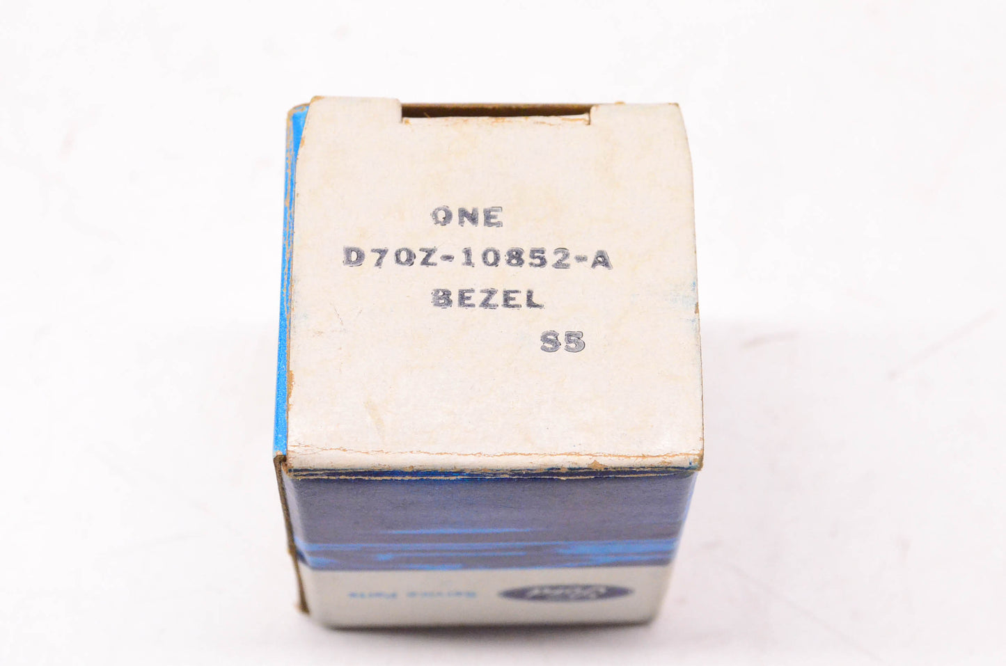 New OEM Ford D70Z-10852-A, D7OZ-10852-A Light Switch Bezel NOS