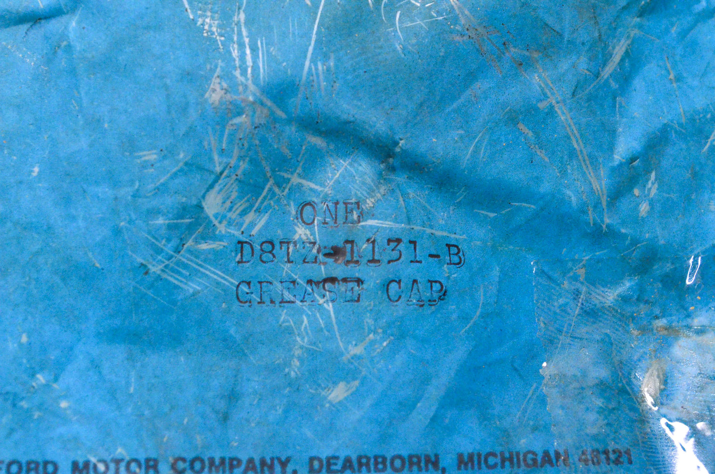 New OEM Ford D8TZ-1131-B Wheel Bearing Grease Cap NOS