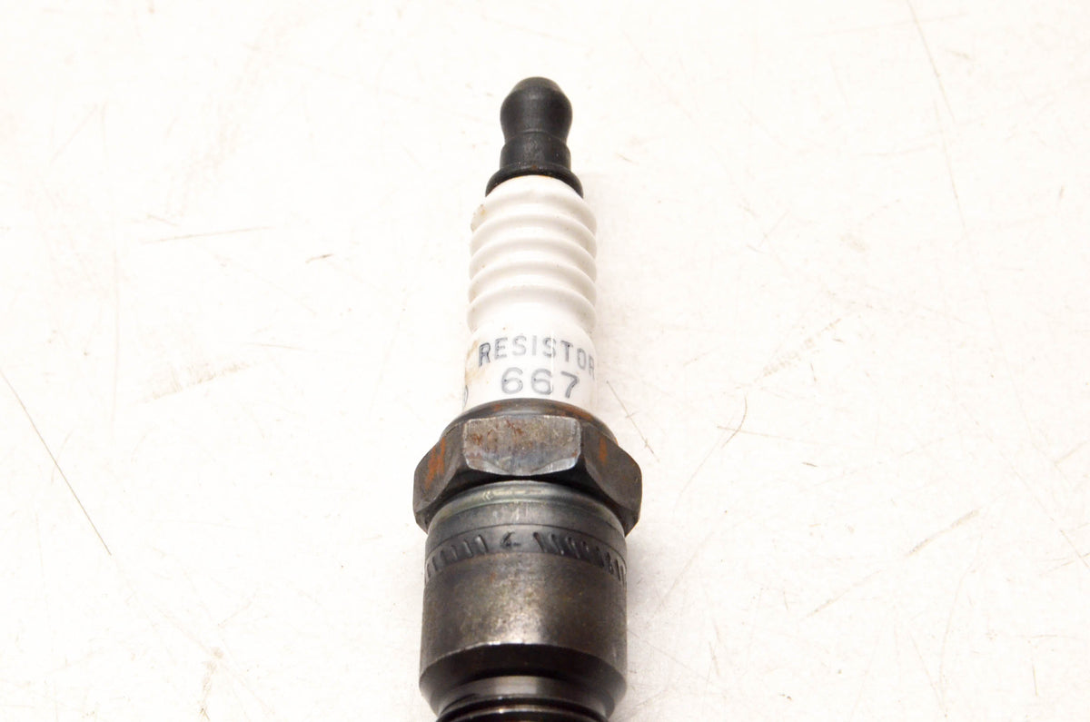 Auto 667, Resistor 667 Spark Plug NOS