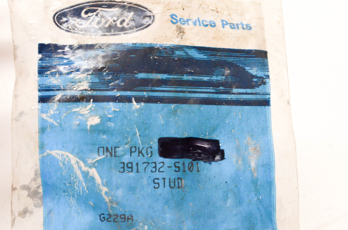 New OEM Ford 391732-S101 Stud NOS