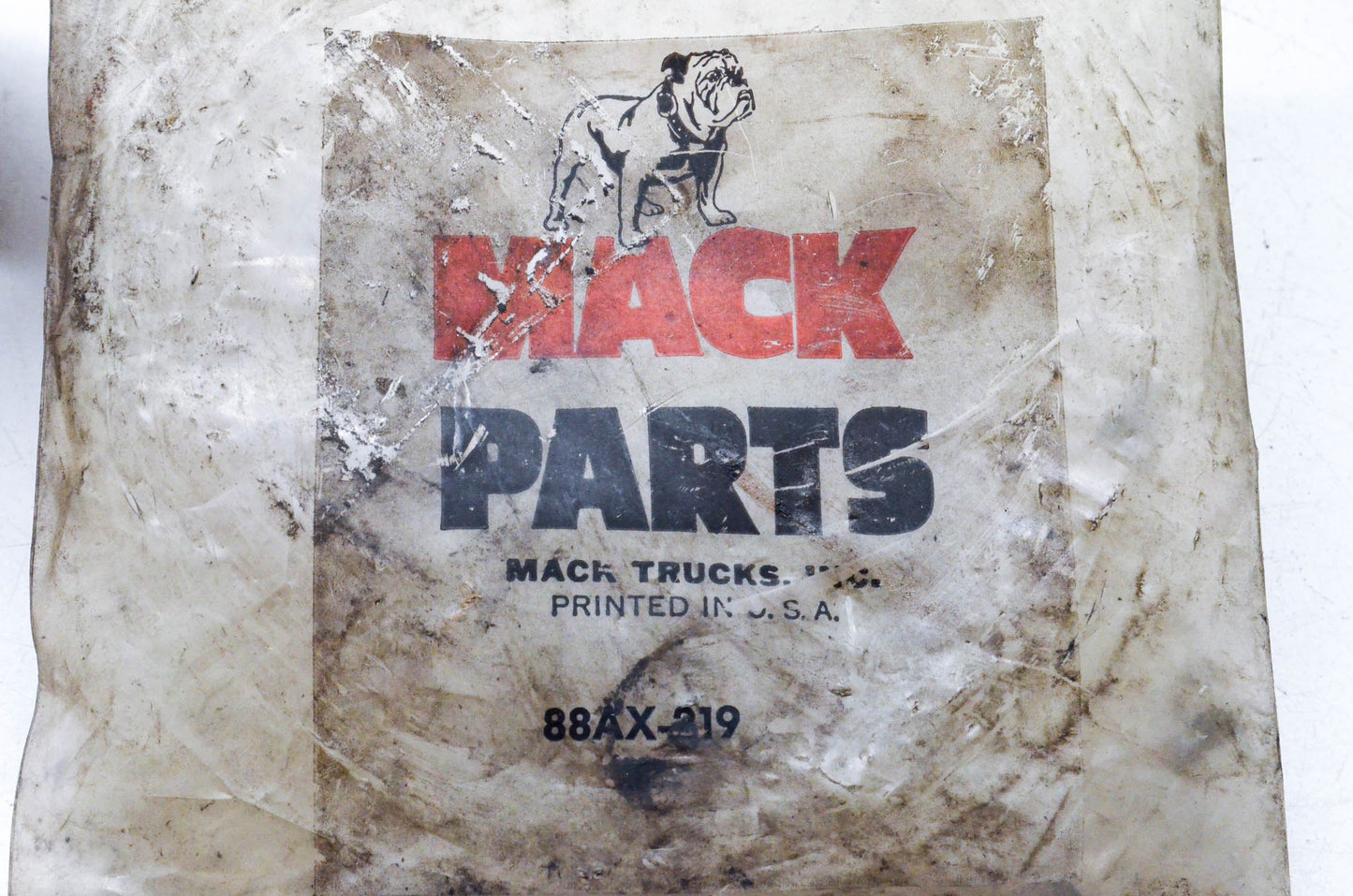 Mack 88AX-319, 296470 Transfer Case Oil Seal NOS