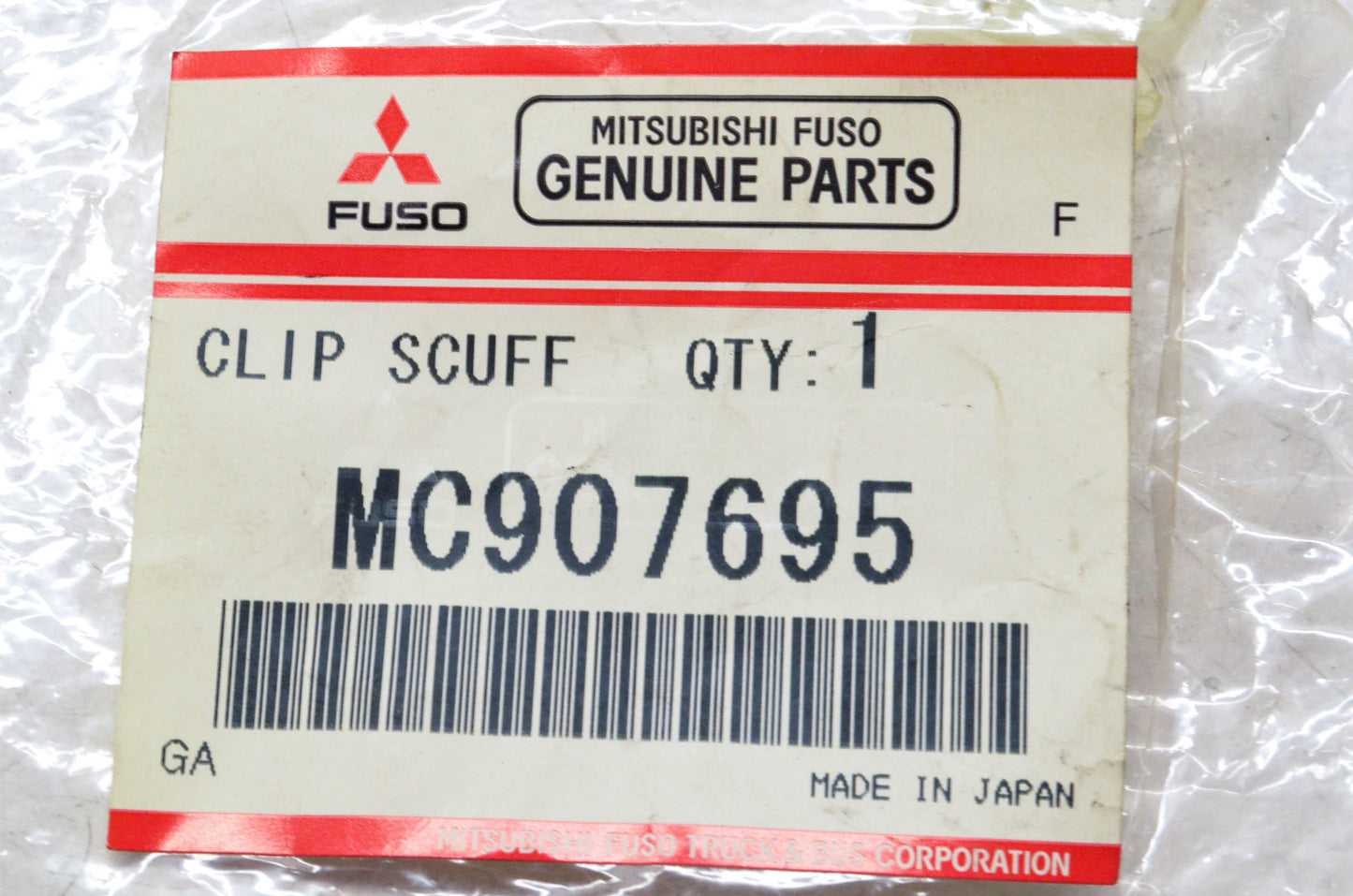 Mitsubishi MC907695 Scuff Clip NOS