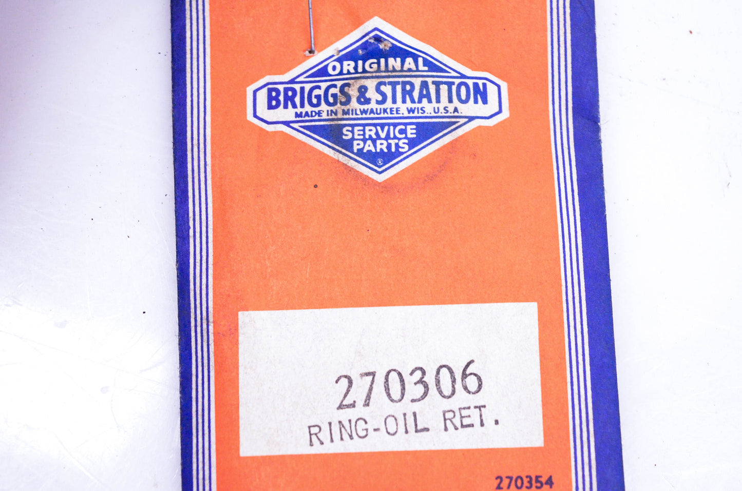New OEM Briggs & Stratton 270306 Oil Retainer Ring NOS