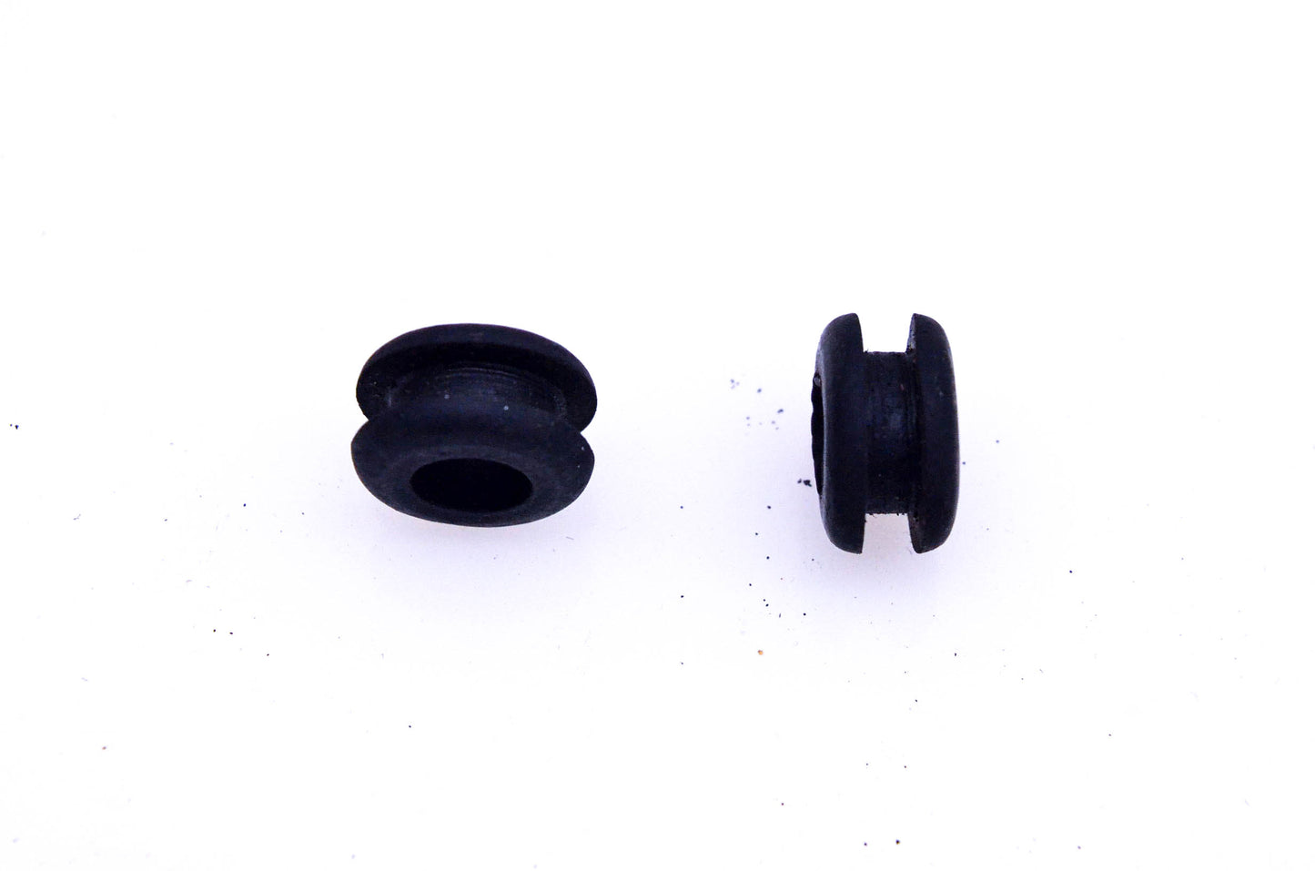 New OEM Tecumseh 610668 Grommets Qty 2 NOS