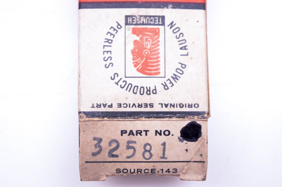New OEM Tecumseh 32581 Valve Caps Qty 2 NOS