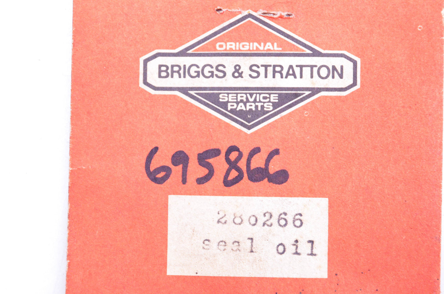 New OEM Briggs & Stratton 280266, 695866 Oil Seals Qty 2 NOS