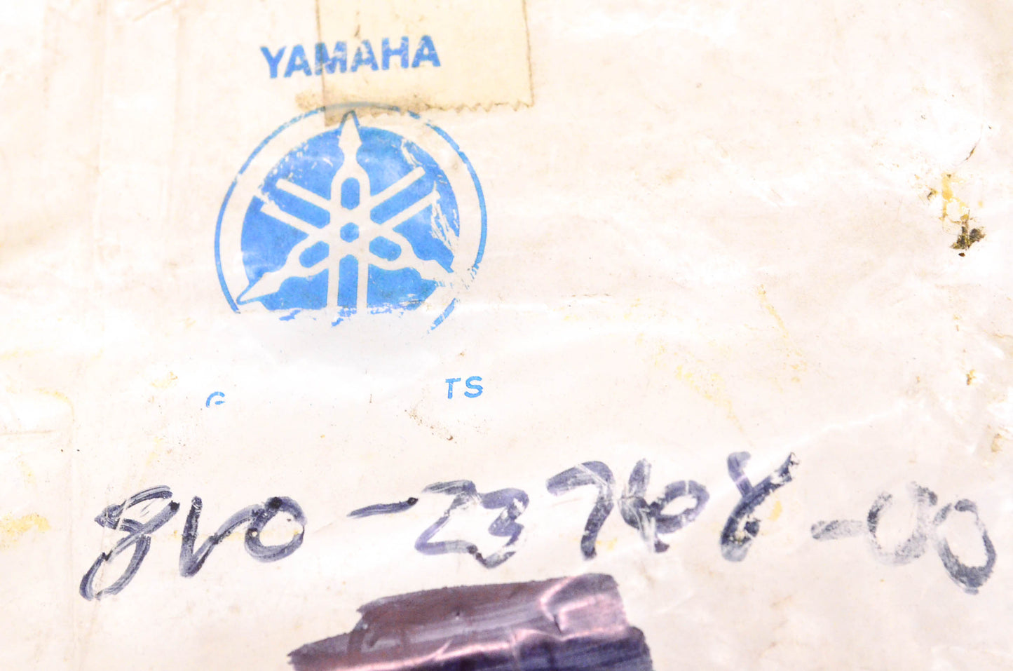 OEM Yamaha 8V0-23768-00-00 Spring Seat
