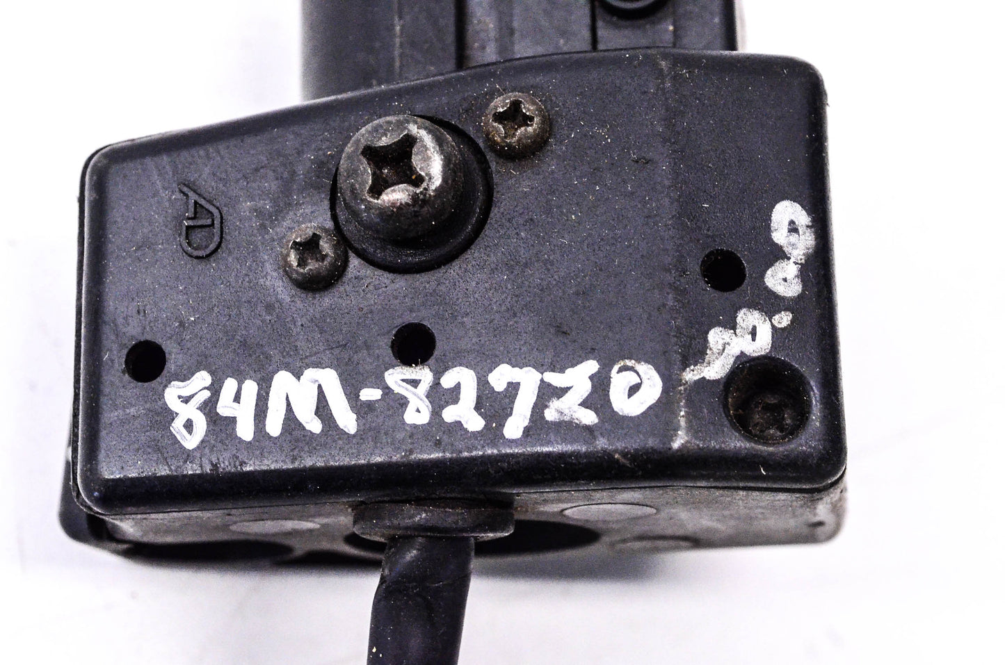 OEM Yamaha 84M-82720-00-00 Lever Holder Assembly