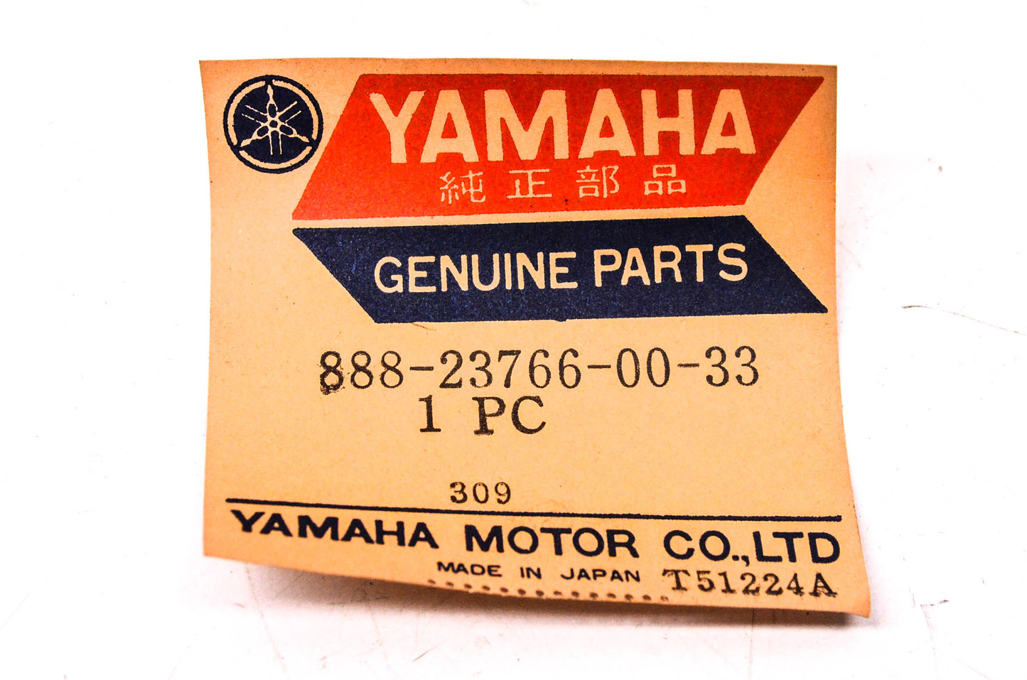 New OEM Yamaha 888-23766-00-33 Saddle NOS