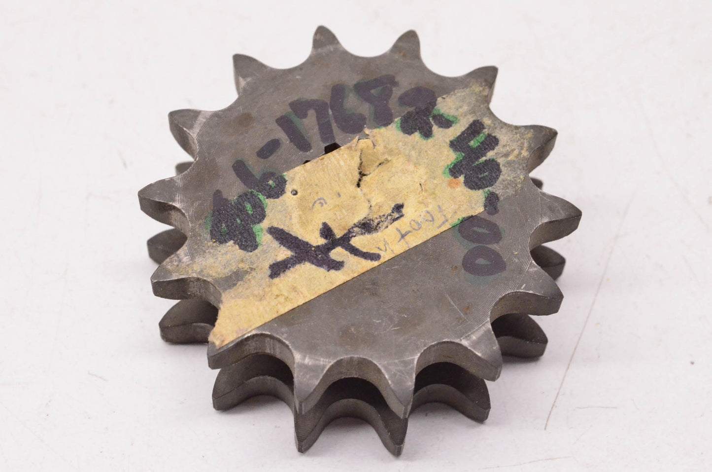 New OEM Yamaha 806-17682-40-00 14 Tooth Sprocket NOS