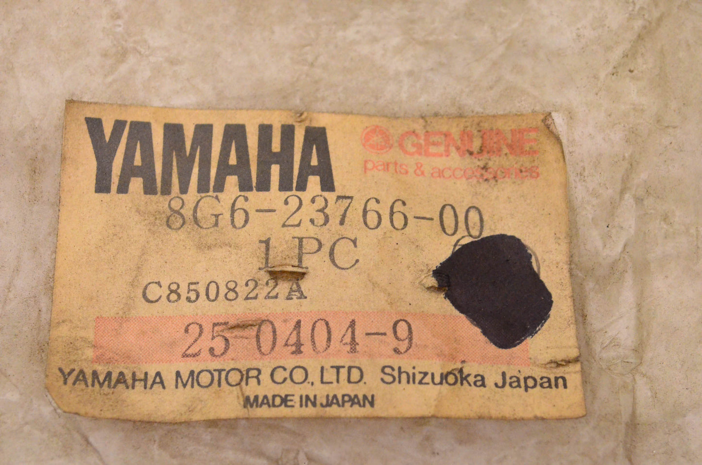 New OEM Yamaha 8G6-23766-00-00 Saddle NOS