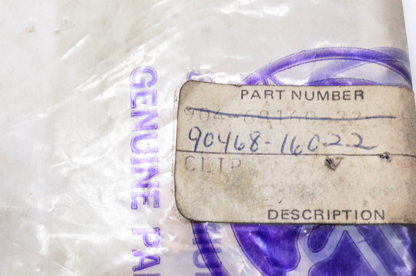 New OEM Yamaha 90468-16022-00 Clip NOS